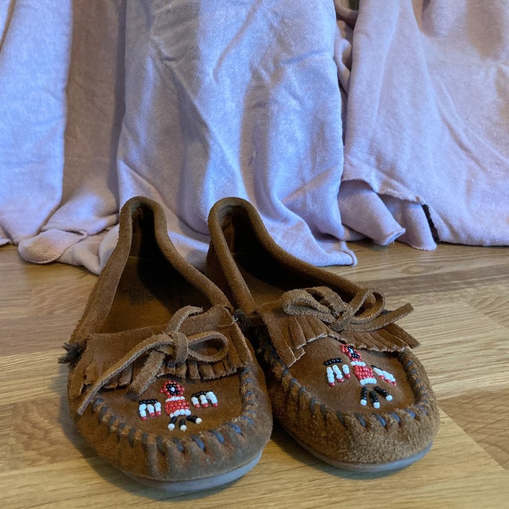 Minnetonka Thunderbird Moccasin - Brown Suede - Women's 7